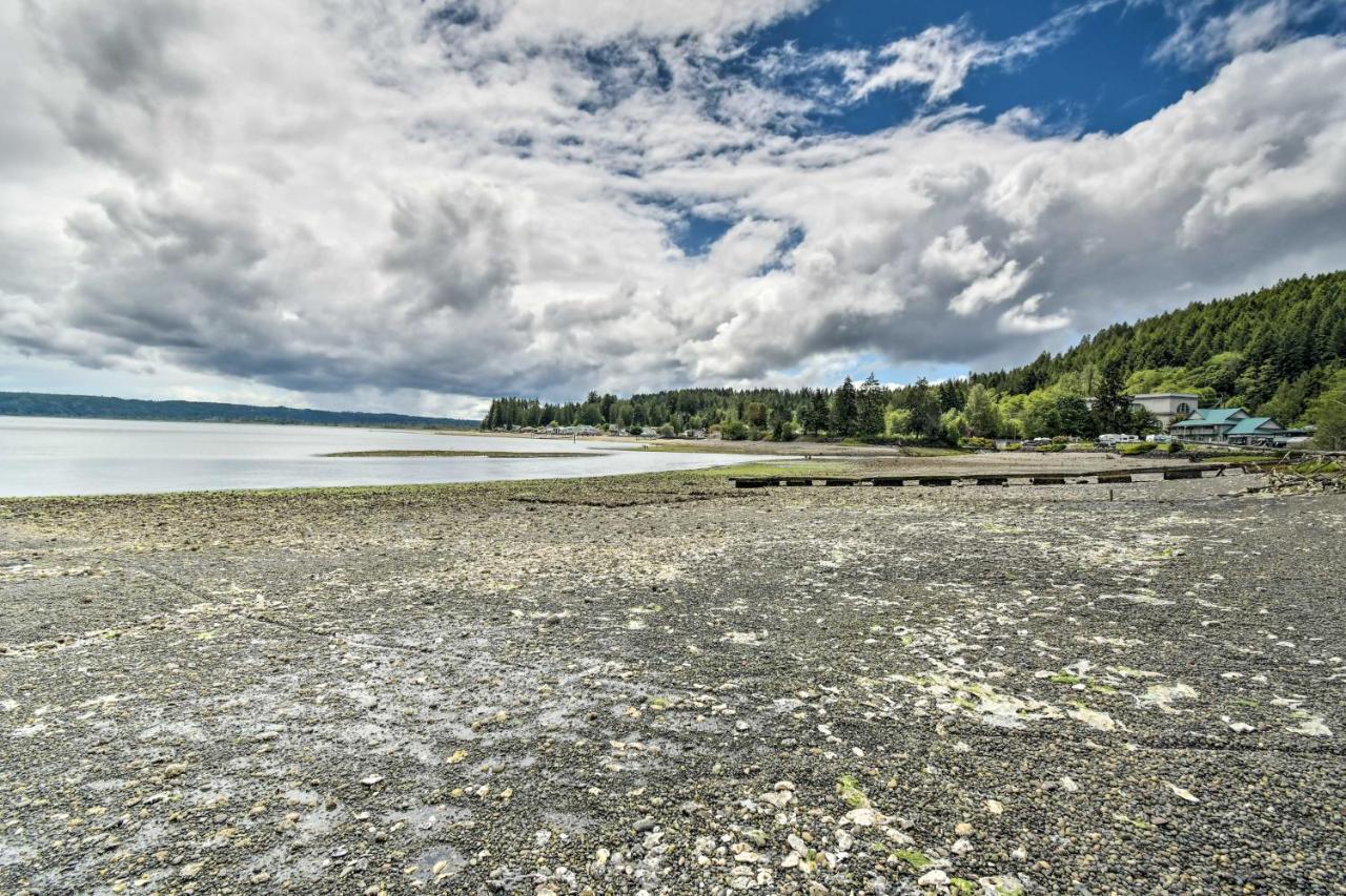 Relaxing Getaway On A Private Beach In Shelton! Villa Exterior photo